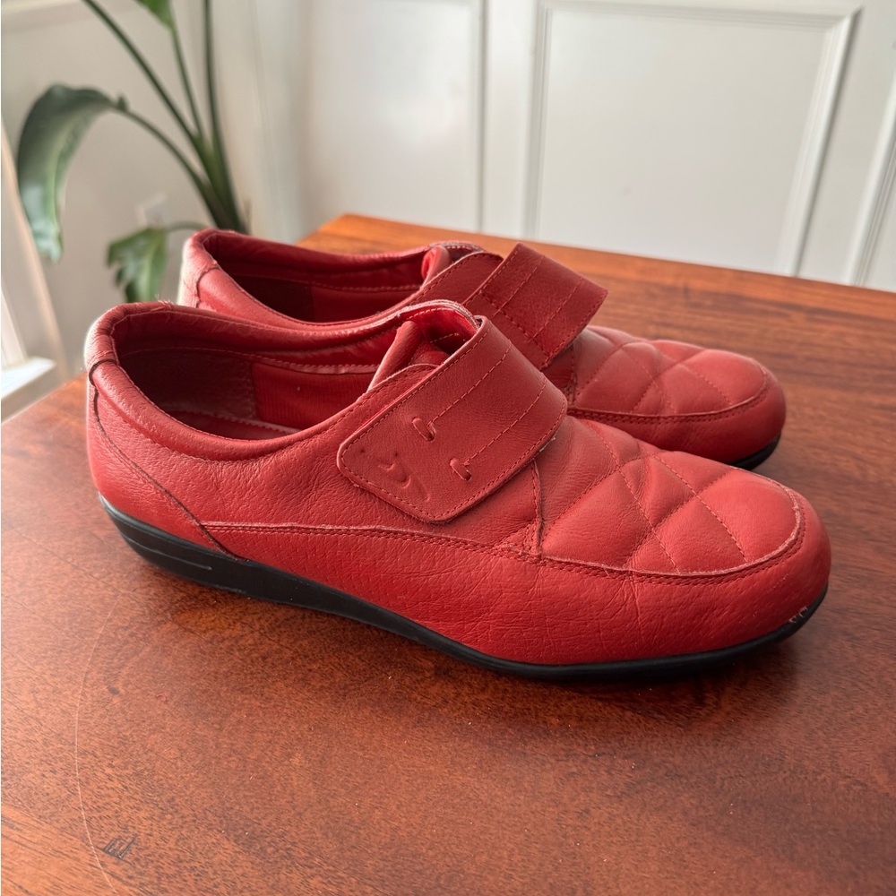 Dr Scholls Red Leather Quilted Double Air Pillo Comfort Adjustable Strap 10 W